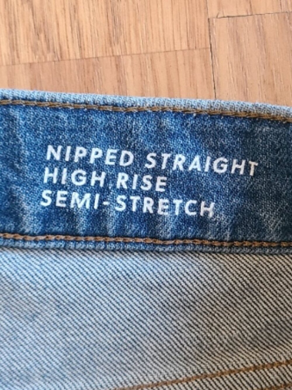 J. CREW NIPPED STRAIGHT HIGH RISE SEMI-STRETCH JEANS MEDIUM WASH FAIR TRADE 30 - Picture 7 of 8